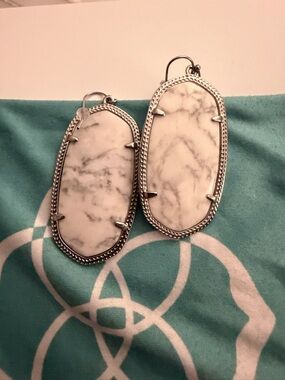 Kendra Scott White Marble Howlite Drop Earrings in Silver